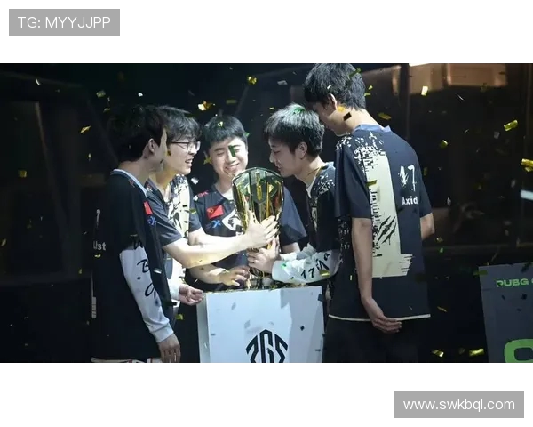 电竞比分揭晓：顶级战队激战正酣，精彩赛事全程回顾与分析